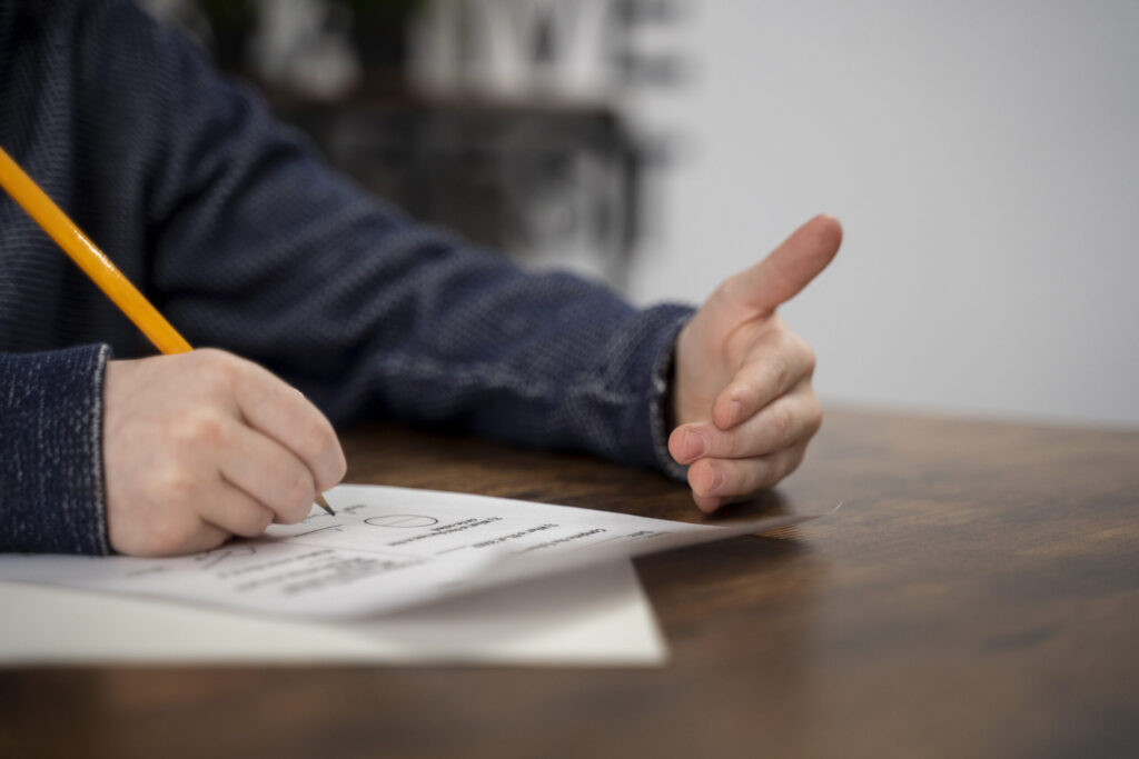 Kekuatan Keterangan Lisan vs Laporan Tertulis di Sidang