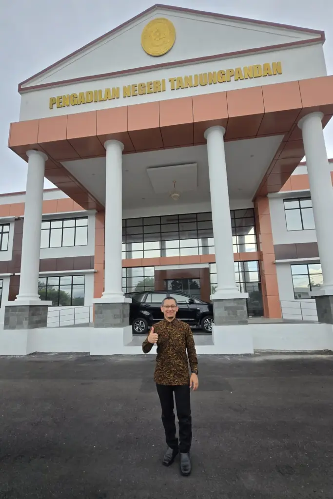 saksi ahli grafonomi - ahli uji keaslian tanda tangan